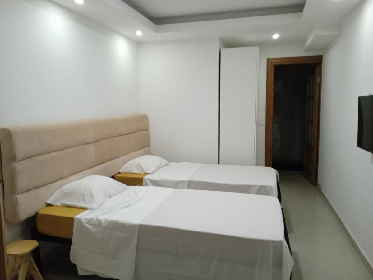 Pull Up Hostel Πράγια Εξωτερικό φωτογραφία