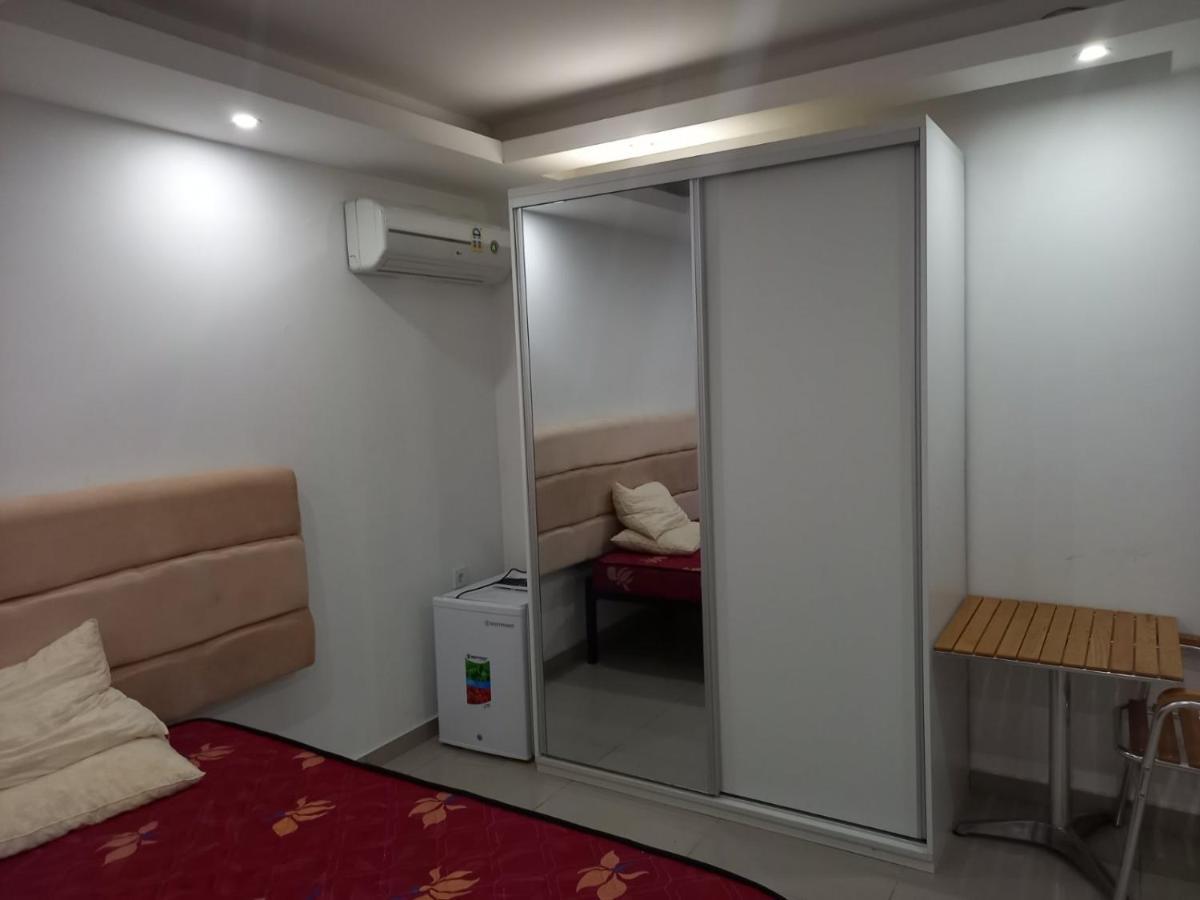 Pull Up Hostel Πράγια Εξωτερικό φωτογραφία