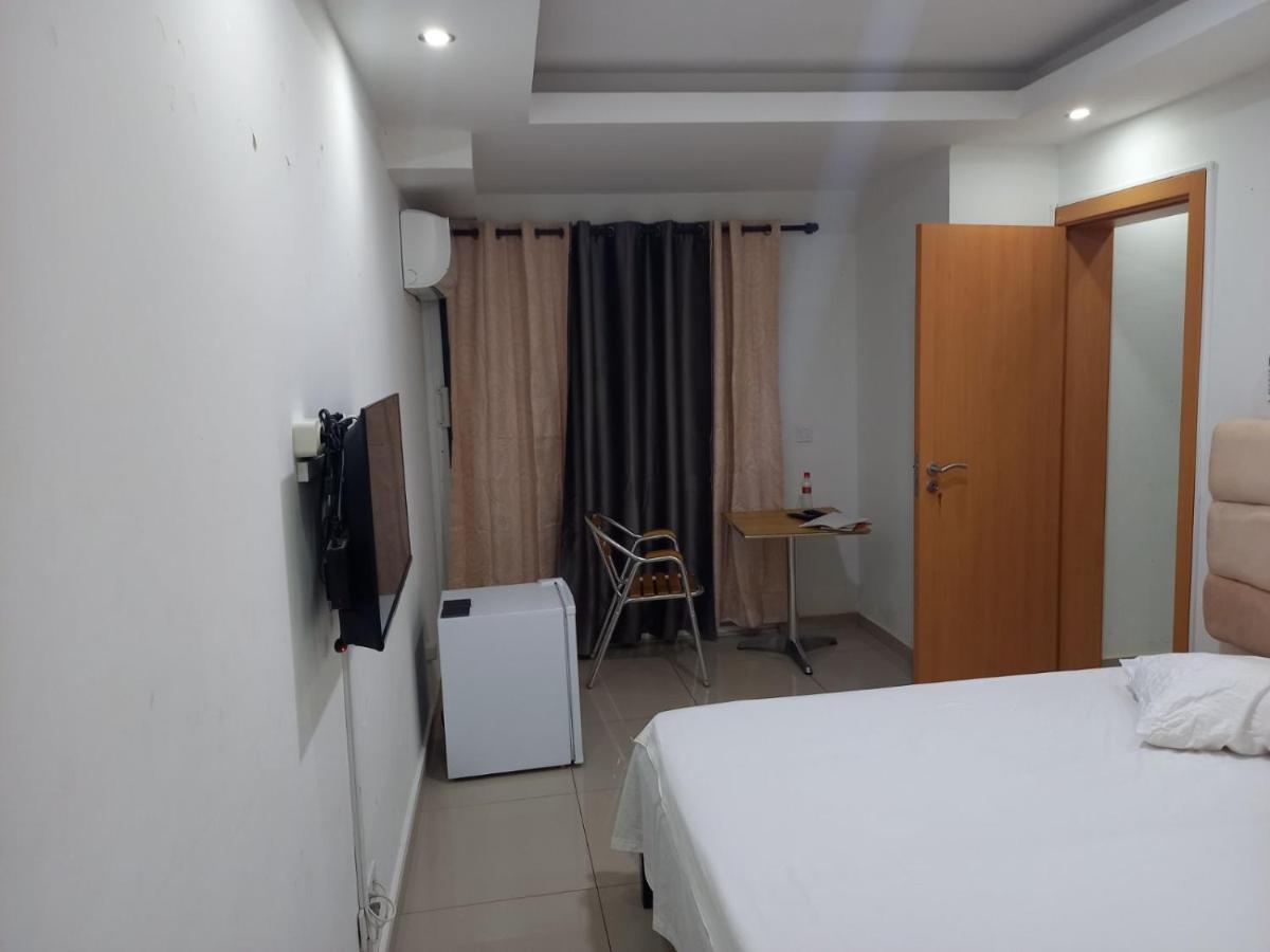 Pull Up Hostel Πράγια Εξωτερικό φωτογραφία
