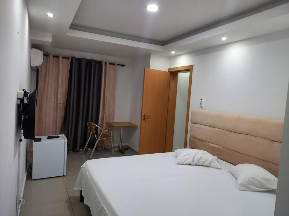 Pull Up Hostel Πράγια Εξωτερικό φωτογραφία